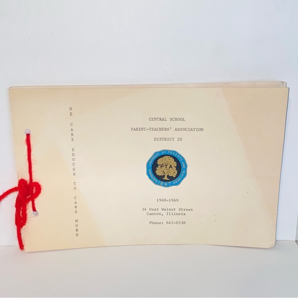 Vintage 1960s Canton Illinois Central School District #20 PTA Directory - Picture 1 of 11